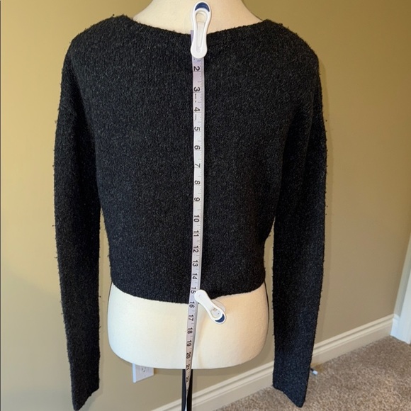 BCBG Maxazria Cropped Sweater Wool Blend Black Charcoal Loose Fit Women's Sz XS - Picture 3 of 7